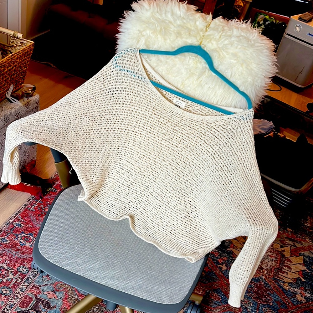 Billabong Crème Loose Knit Summer Top, 3/4 length. Super cute.